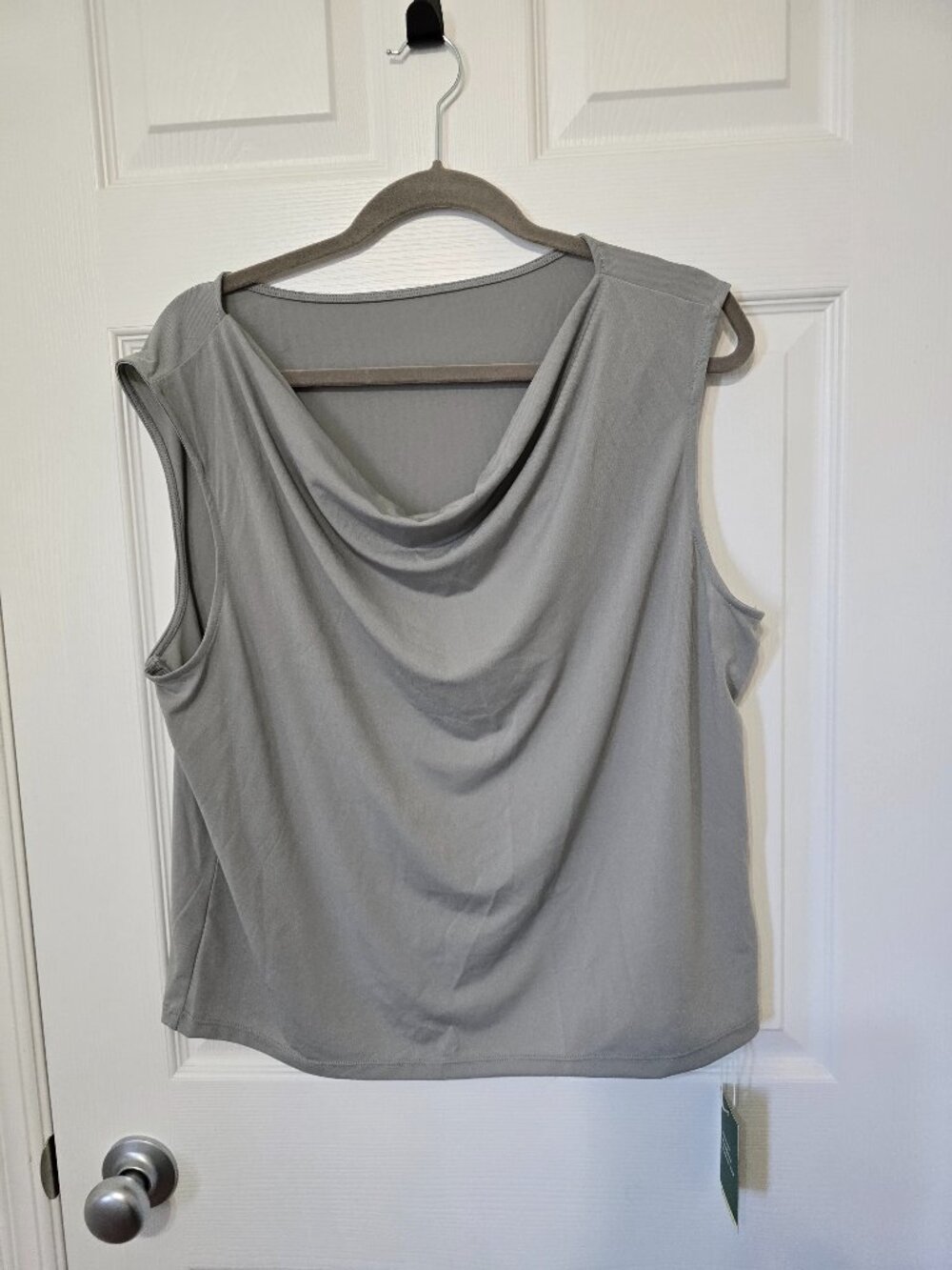 Halara Sleeveless Scoop Neck Top – NWT – Size XL